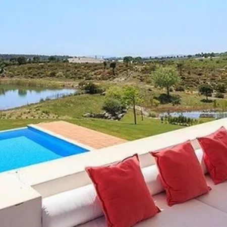 Martin Villa Obidos